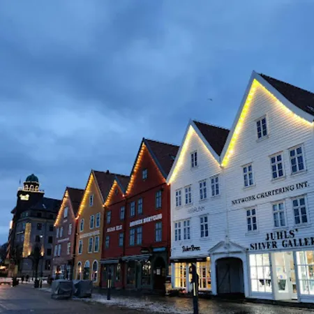 Stort, Koselig Hus I Naturomrade בית נופש