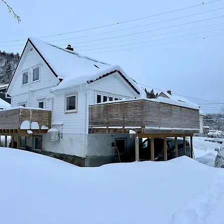 펜션 Stort, Koselig Hus I Naturomrade 베르겐