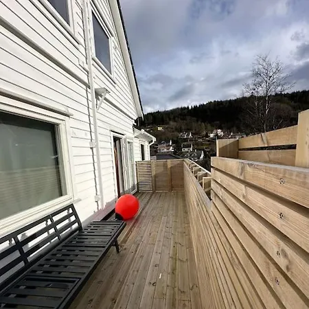 펜션 Stort, Koselig Hus I Naturomrade 베르겐