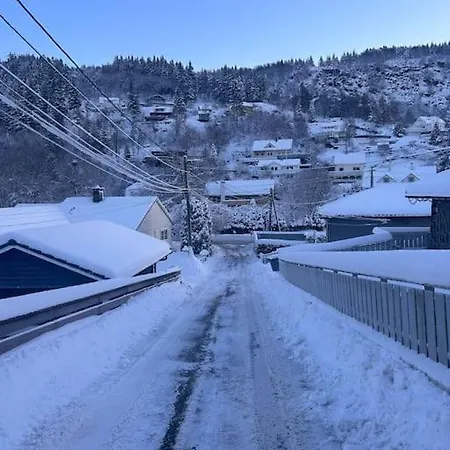 Stort, Koselig Hus I Naturomrade * 베르겐