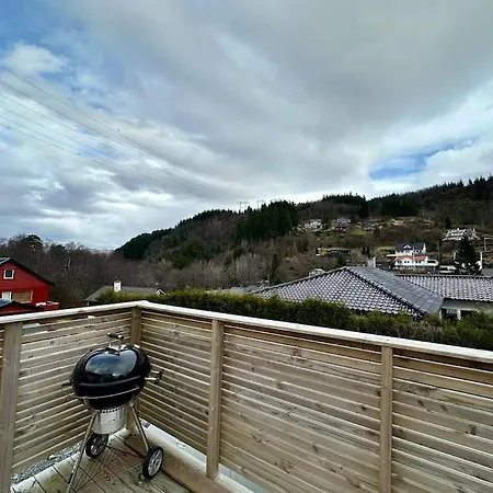 Stort, Koselig Hus I Naturomrade 펜션